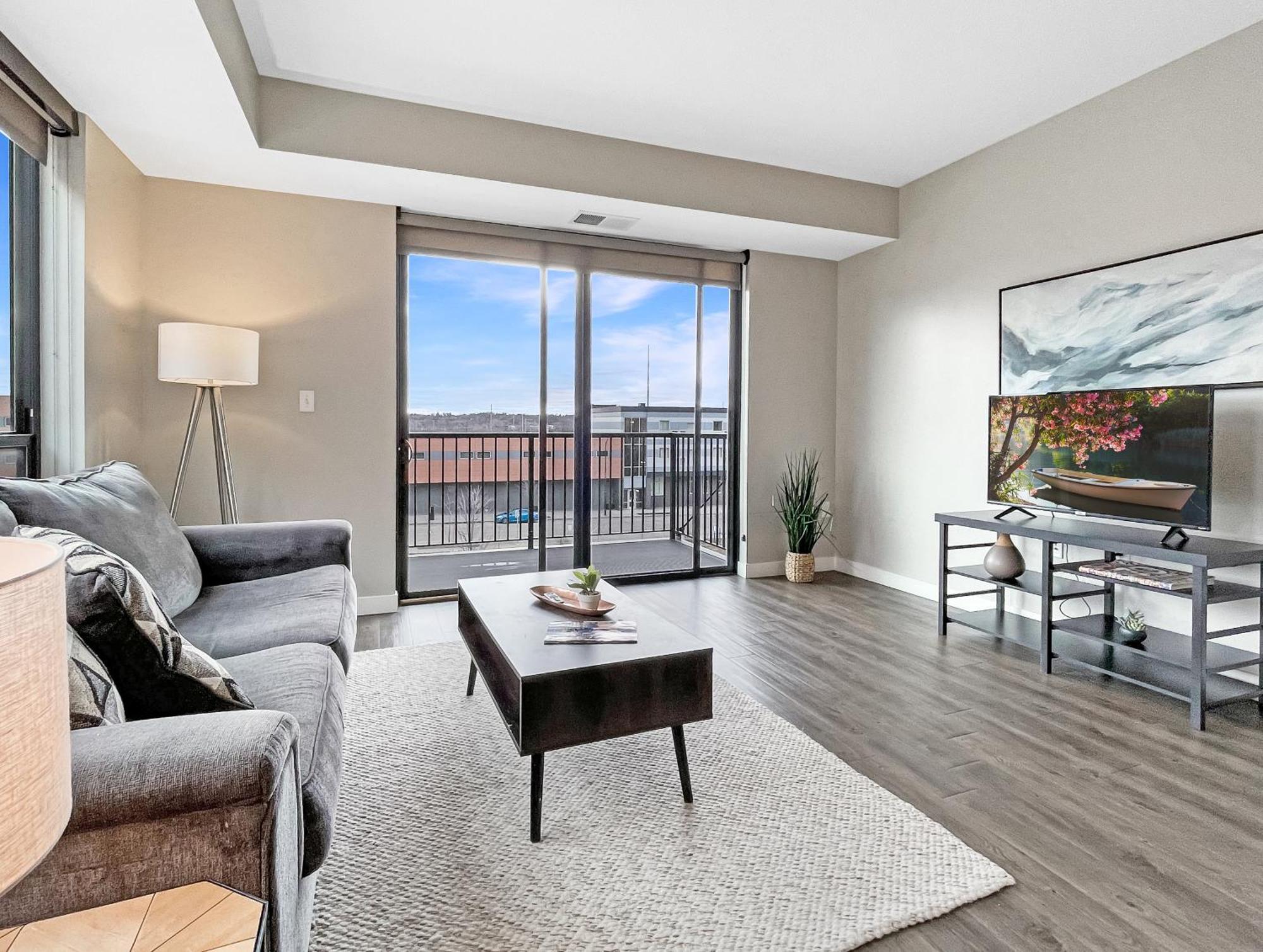 デモインLarge Downtown 2Br -Hot Tub-Downtown!アパートメント エクステリア 写真